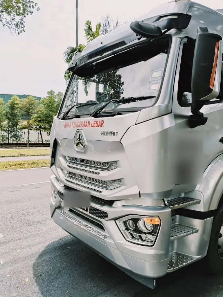 Silver rigid lorry
